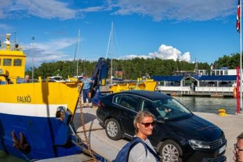Förbindelsebåten Ms Falkö i hamn i Nagu. Bild av Tero Tuomisto