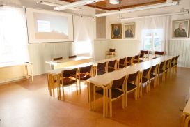 fullmäktigesalen bakomifrån 